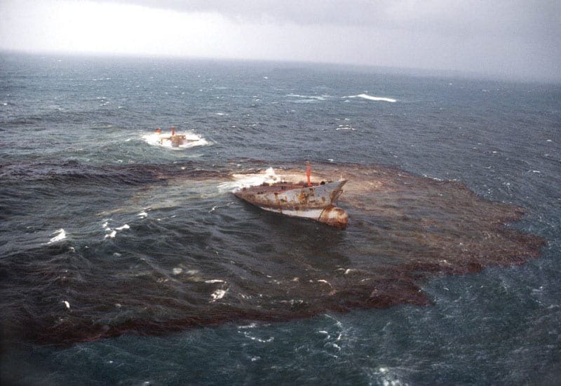 Oil Sea Spill Application with AQUAQUICK 2000