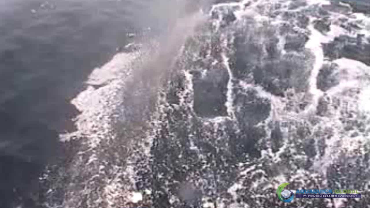 AQUAQUICK 2000 Sea Oil Spill Rig Cleaning Demo 2 068